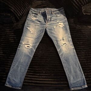 American Eagle Outfitters Light Blue Slim Straight Distressed Jeans
